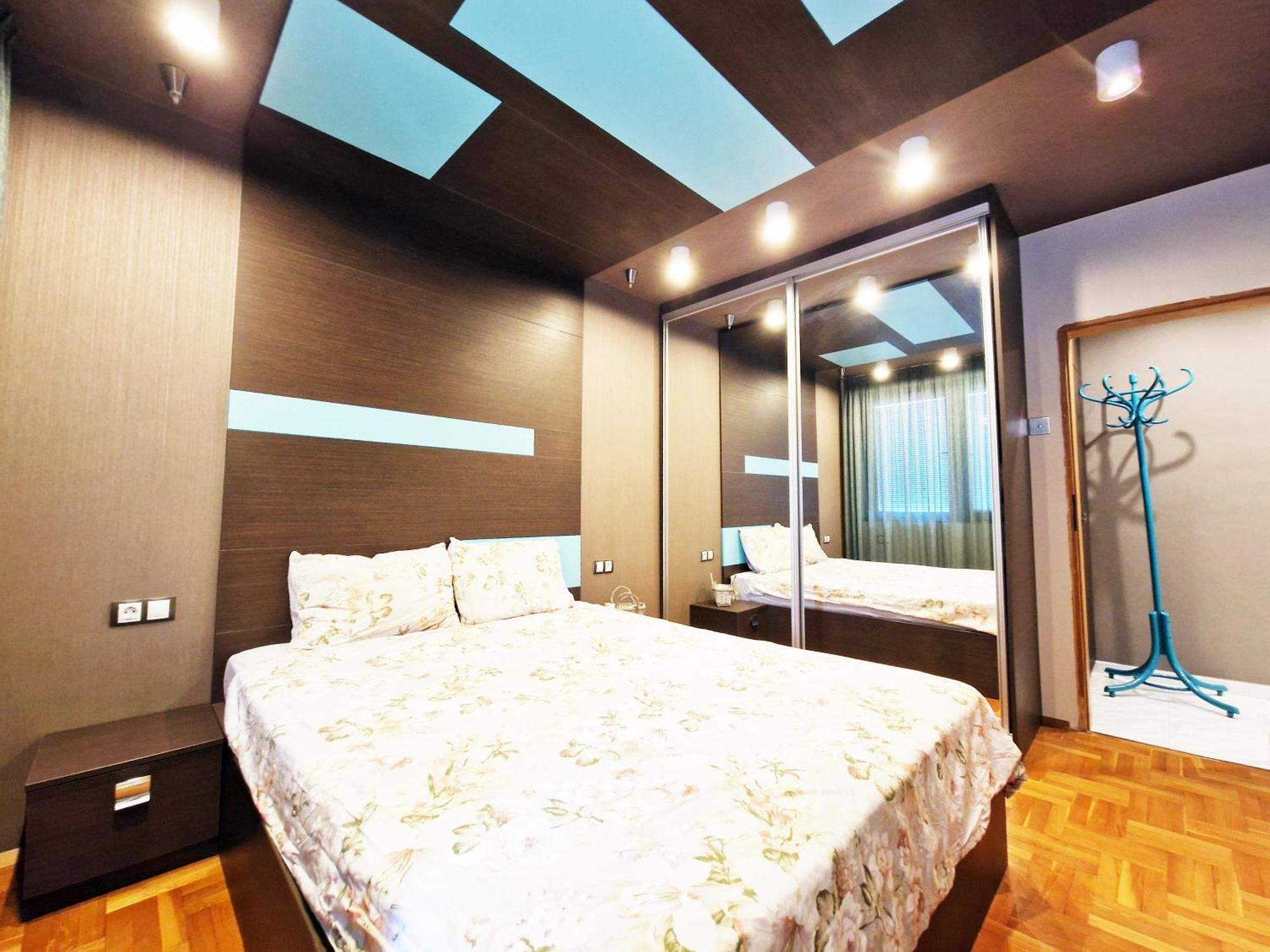 Central Apartment - Spacious Designer Property In Стара-Загора Экстерьер фото