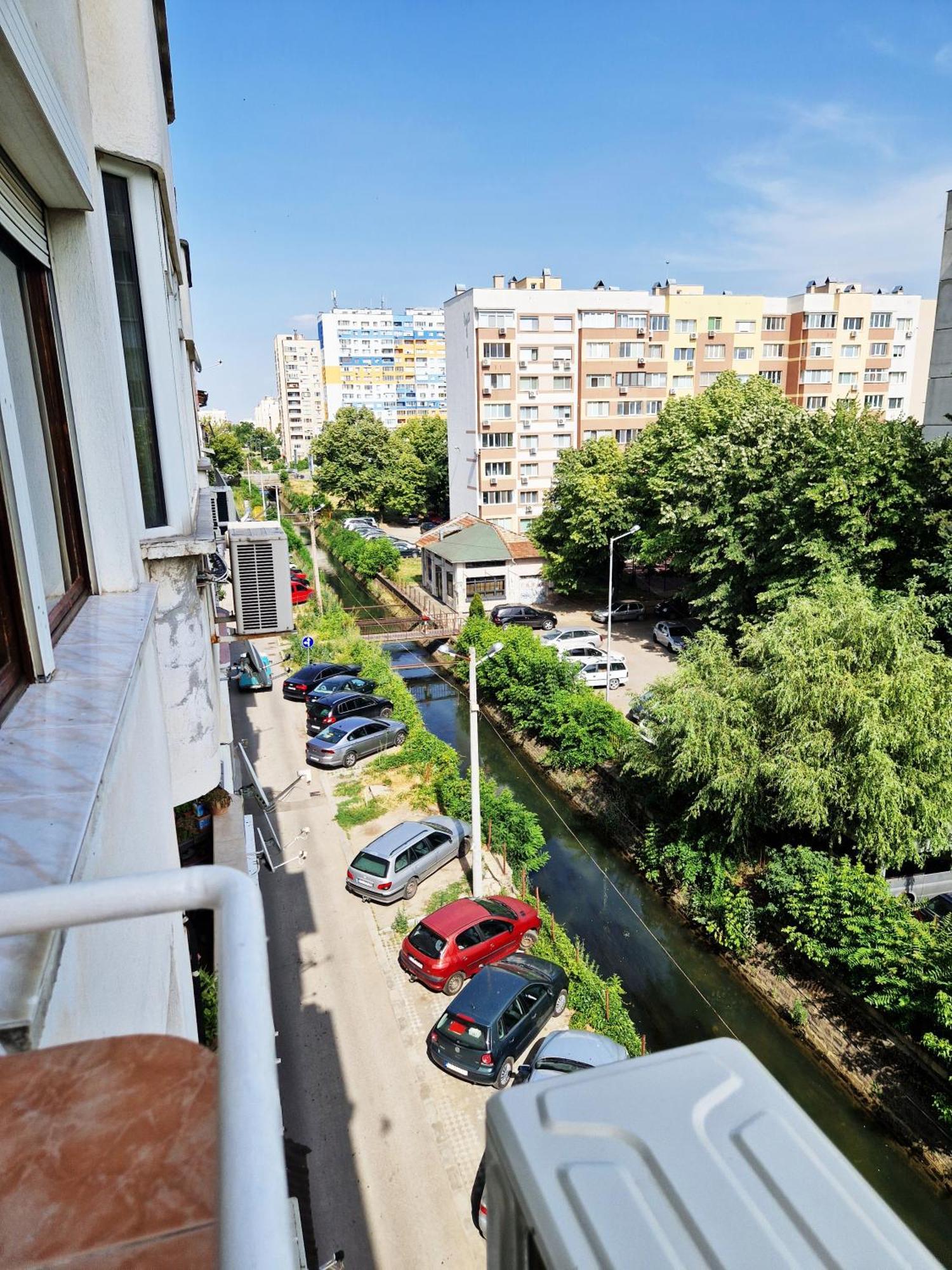 Central Apartment - Spacious Designer Property In Стара-Загора Экстерьер фото